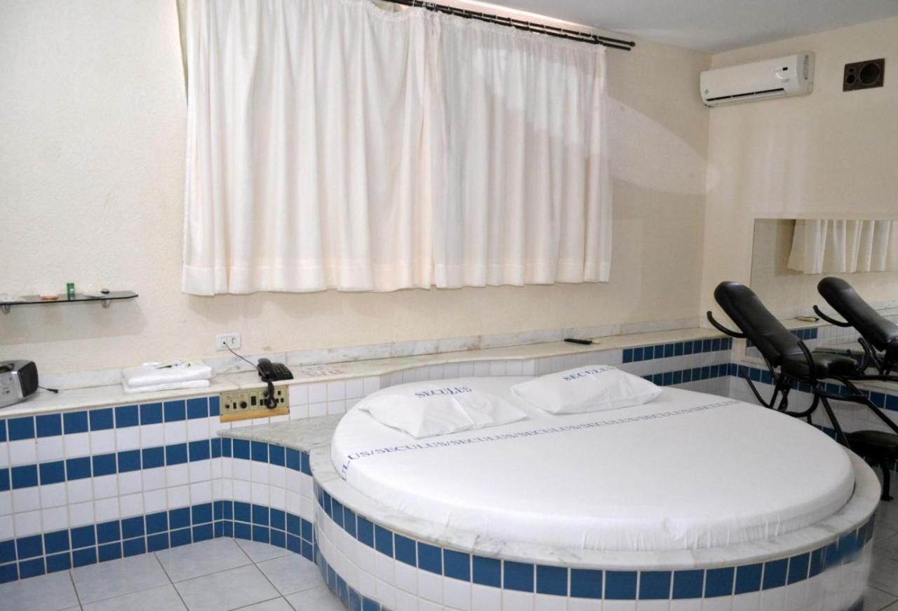 Motel Seculus บาร์เรโตส ภายนอก รูปภาพ