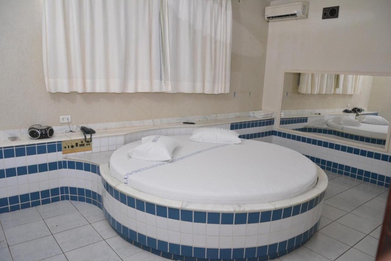 Motel Seculus บาร์เรโตส ภายนอก รูปภาพ