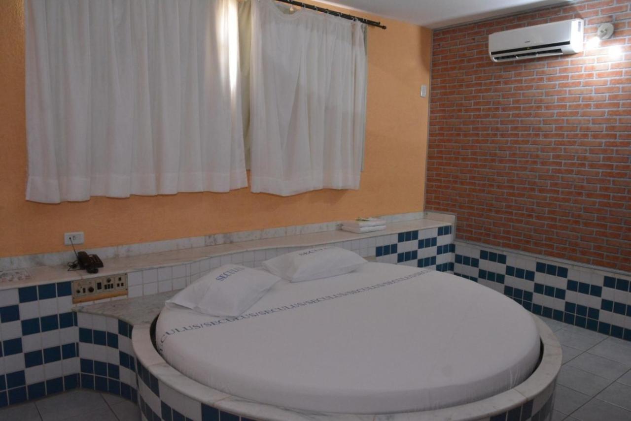 Motel Seculus บาร์เรโตส ภายนอก รูปภาพ