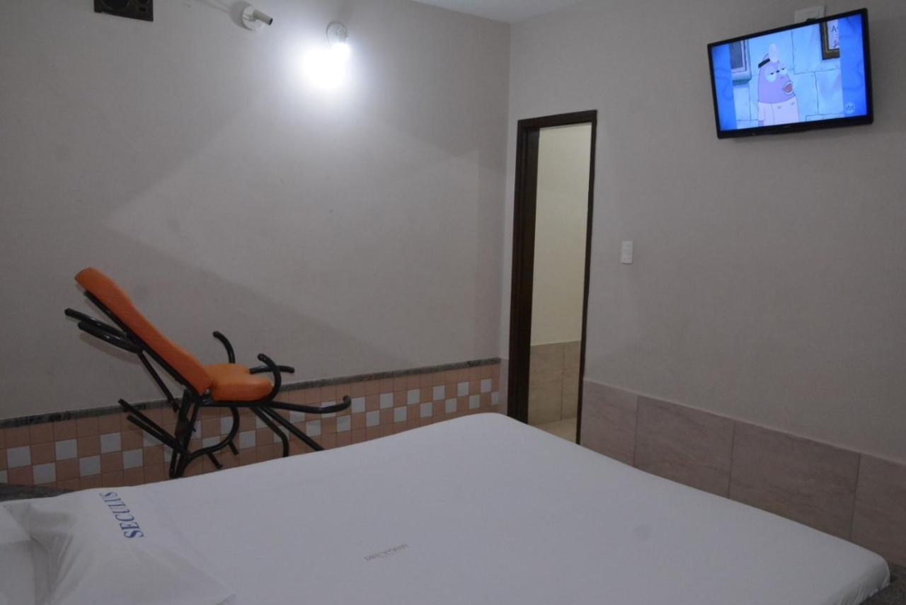 Motel Seculus บาร์เรโตส ภายนอก รูปภาพ