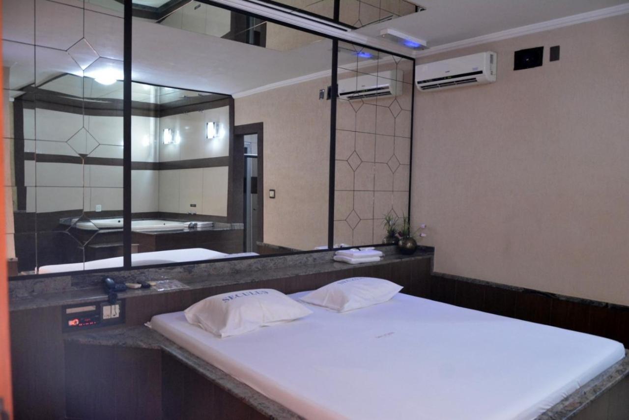 Motel Seculus บาร์เรโตส ภายนอก รูปภาพ