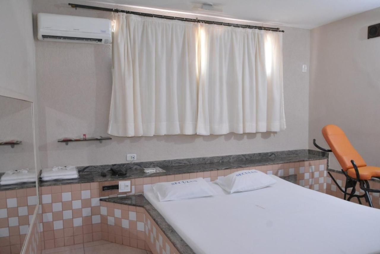 Motel Seculus บาร์เรโตส ภายนอก รูปภาพ